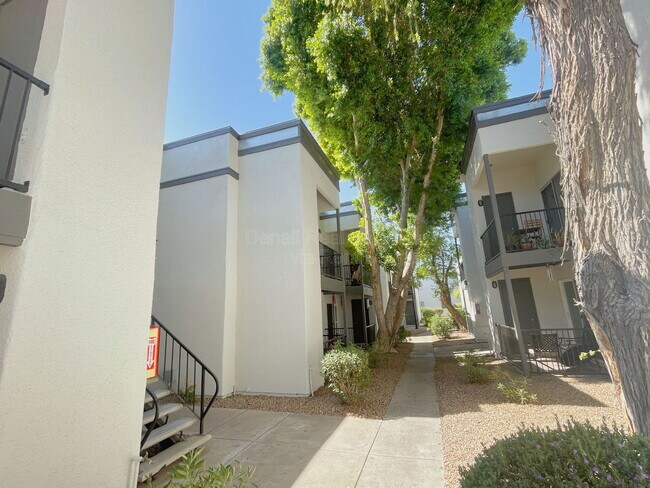 Foto del edificio - 740 W Elm St