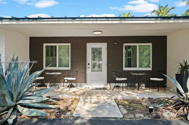 Foto del edificio - 1031 Redbird Ave