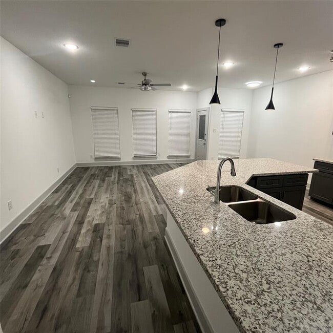 Foto del edificio - 4510 Clover St