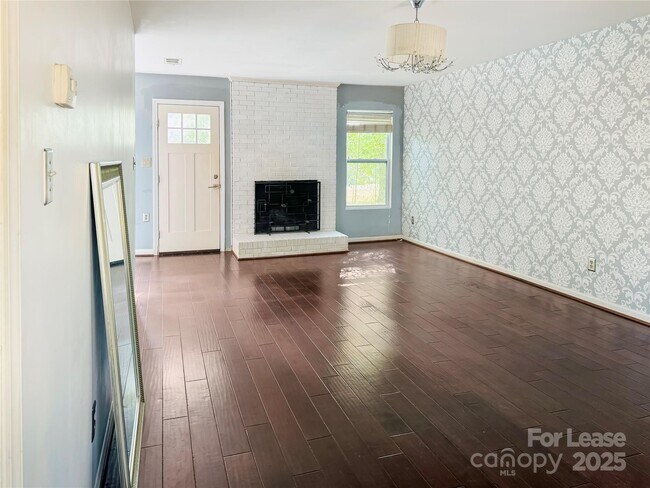 Foto del edificio - 8509 Golf Ridge Dr