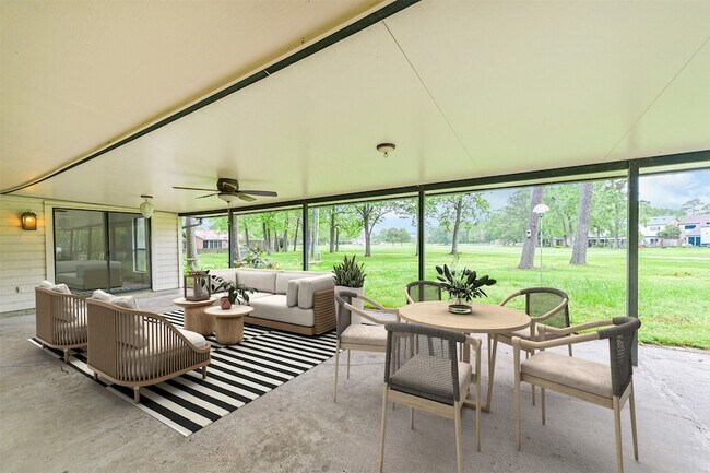 Building Photo - 16040 Dunes Dr