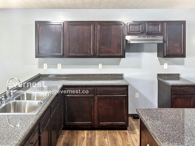 Foto del edificio - 137 N Guilford Ave
