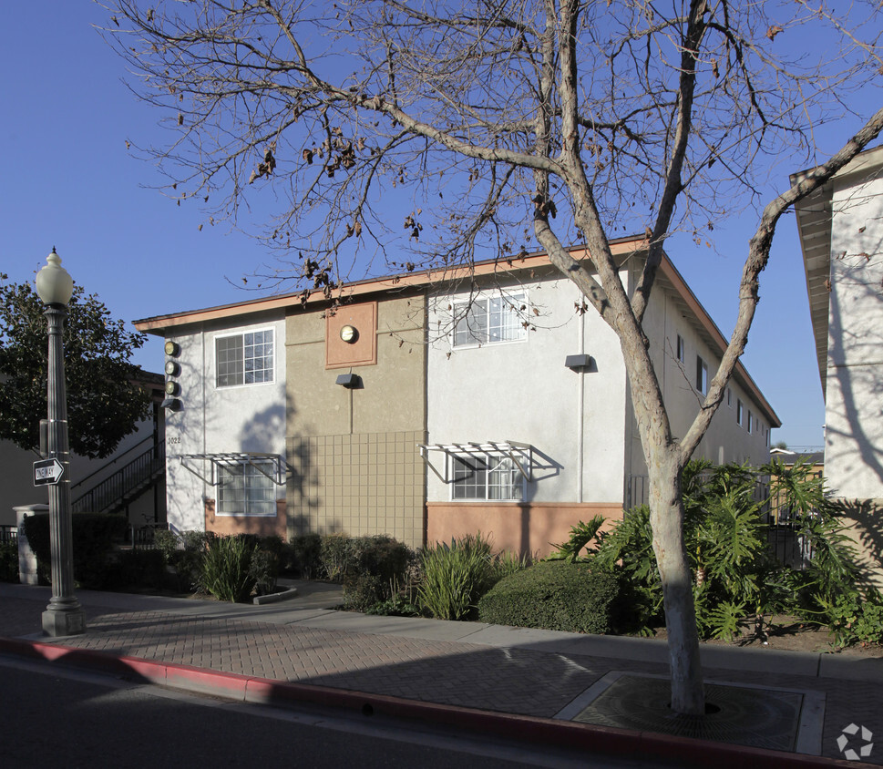 Building Photo - 1022 S Minnie St