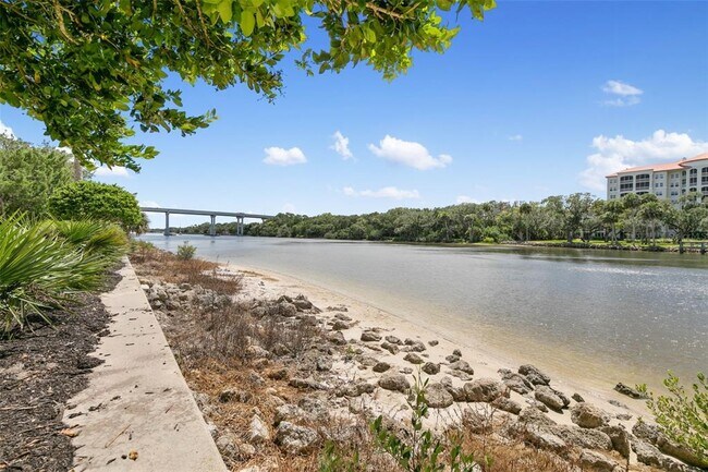 Building Photo - 102 Yacht Harbor Dr