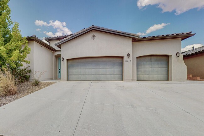 Foto del edificio - 6011 Buckthorn Ave NW