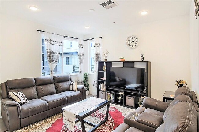 Foto del edificio - 29322 Hub Ln