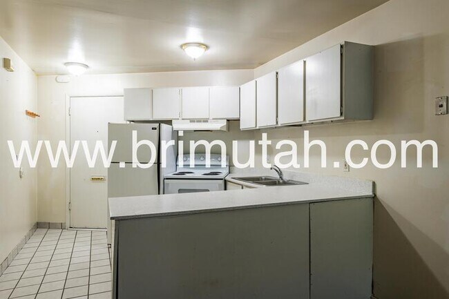 Foto del edificio - 175 N Canyon Rd