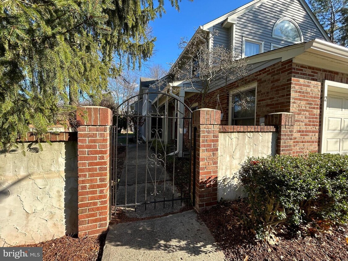Foto principal - 12 Thorngate Ct