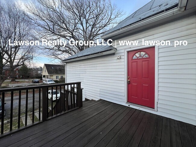 Foto del edificio - 360 Mountain Ave SW