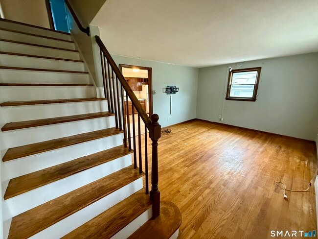 Foto del edificio - 400 Divinity St