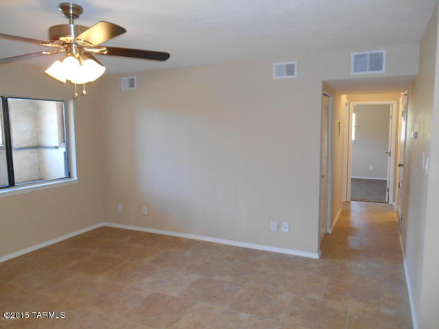 Building Photo - 6331 N Barcelona Ct
