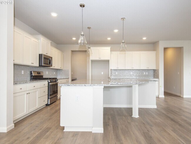 Foto del edificio - 7233 SE Tamarack Street~ MOVE IN SPECIAL!!...
