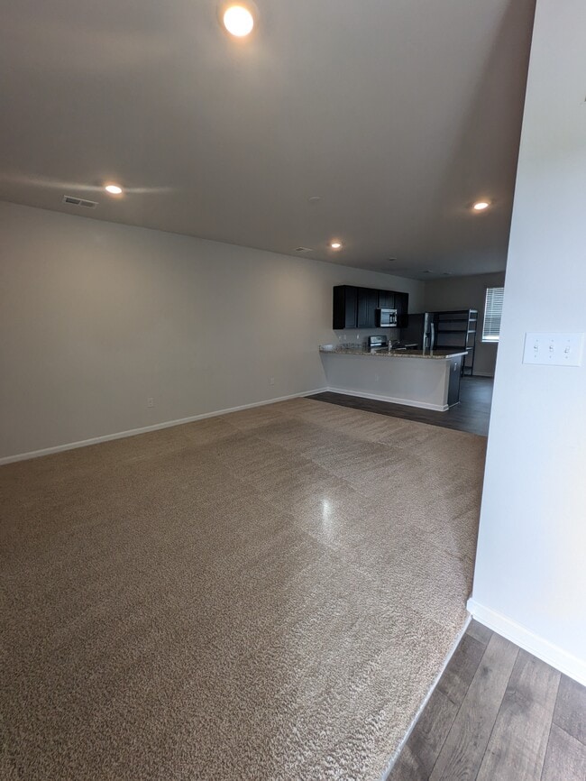 Building Photo - 23 Capricorn Way