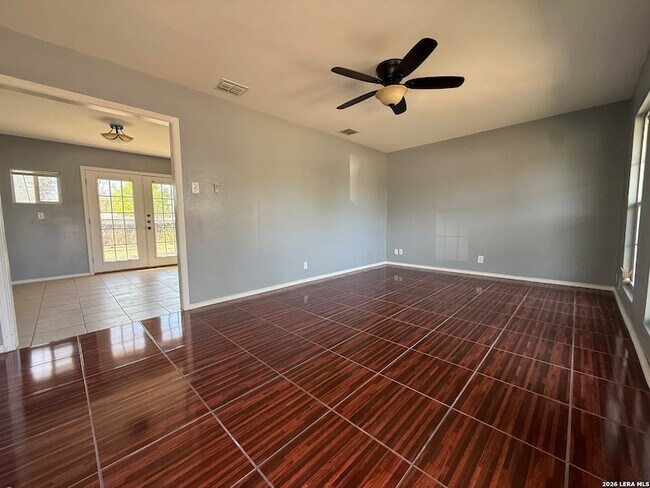 Foto del edificio - 3730 La Sabre Dr