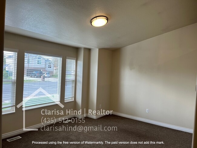 Building Photo - 262 1660 W