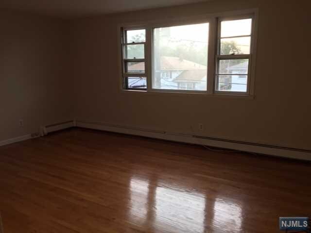 Foto del edificio - 531 Maple Ave