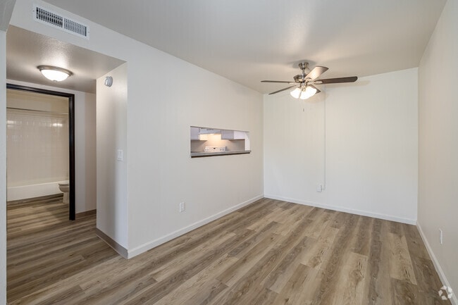 Wexford - Dining Room - Benson Hills Apartments