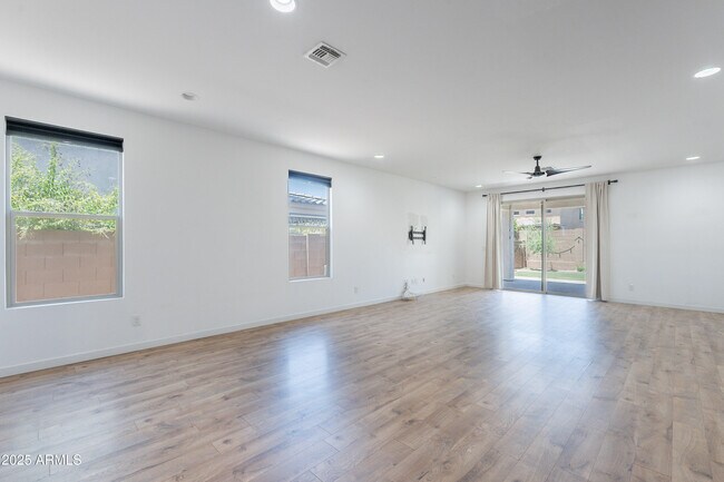 Building Photo - 9570 W Whispering Wind Dr