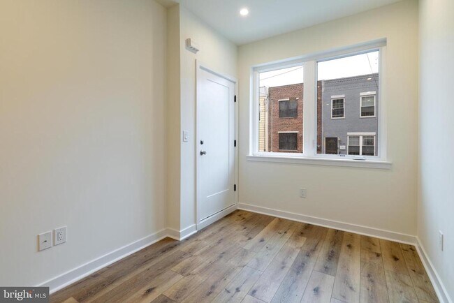 Foto del edificio - 2342 Moore St