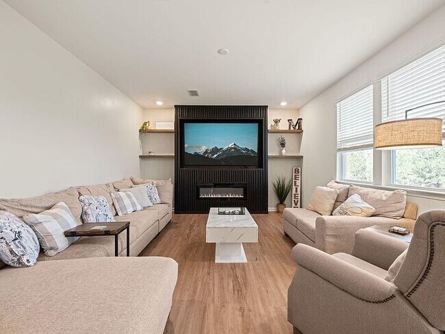 Building Photo - Build Equity While Leasing - Lease and Own...