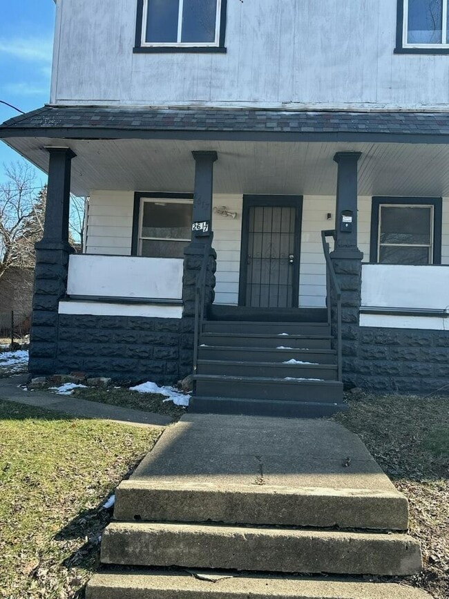 Foto del edificio - 2617 E 114th St