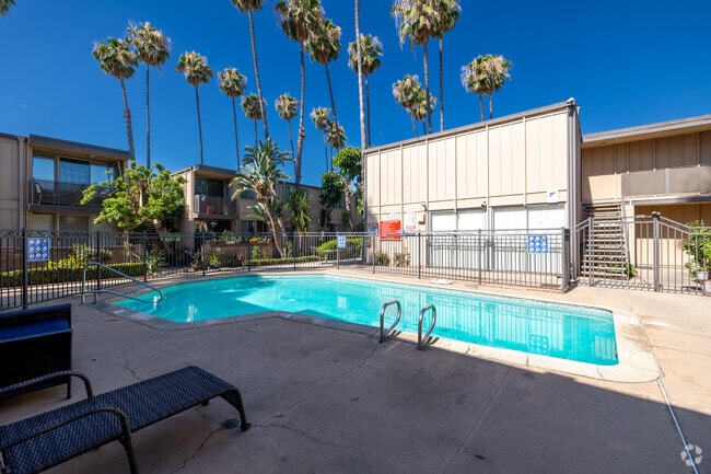 Piscina - Balboa Palms Apartments