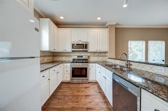 Building Photo - 1511 Drew St
