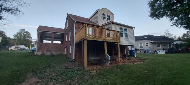 Área trasera de la casa - 2916 Woodleigh St