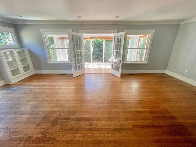 Foto del edificio - 3 Bedroom Meadowbrook Rambler with Fenced ...