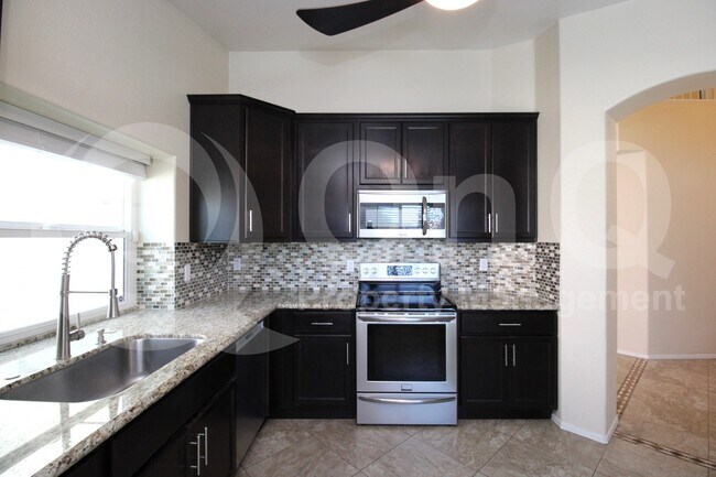 Building Photo - 7113 N 28th Dr
