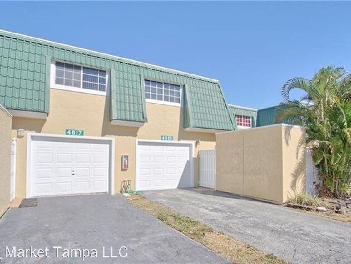 4 br, 2.5 bath House 4815 Sunfish Ct House Rental in Fort Myers, FL