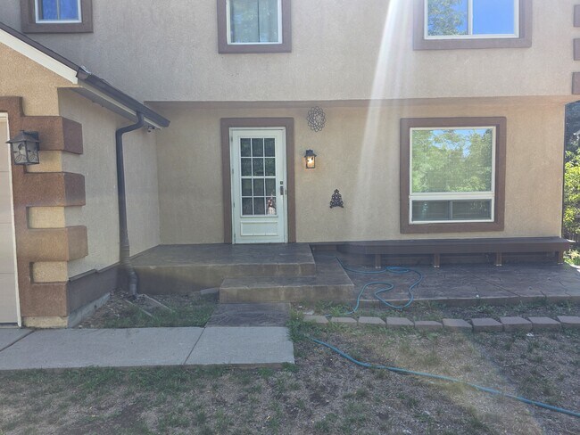 Foto del edificio - 4976 Harvest Rd