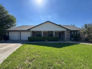 Building Photo - 807 Bass Cir