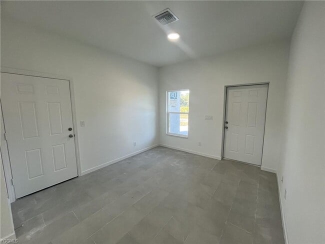 Building Photo - Brand new 2/1 -LARGE BACK YARD- LEHIGH ACRES