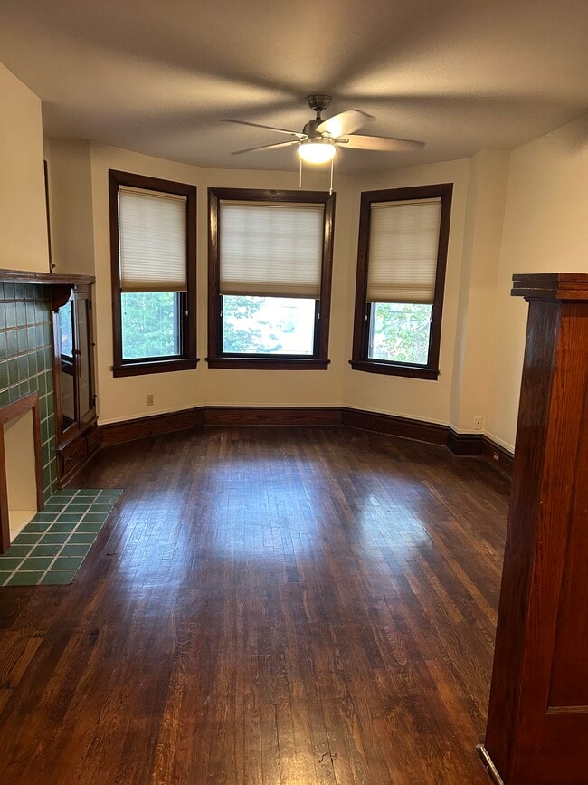Building Photo - 44 N Meadowcroft Ave