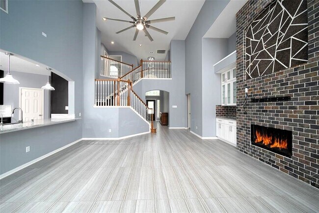 Foto del edificio - 4911 Russett Ln