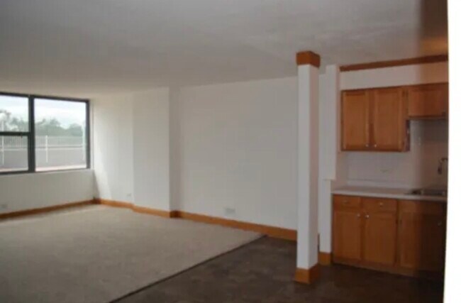 Foto del edificio - 7234 W North Ave