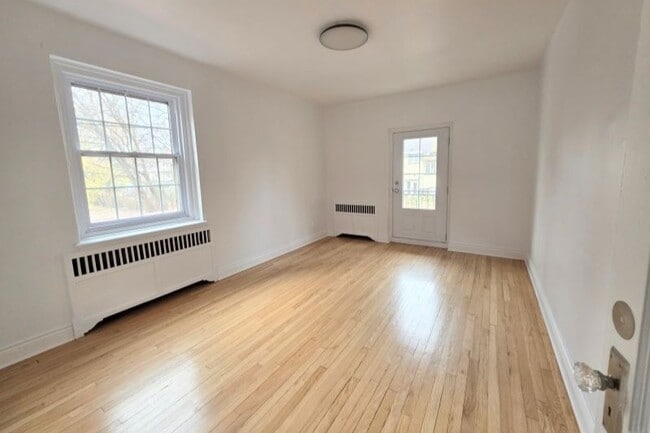 Building Photo - 2 Rue Ellerdale