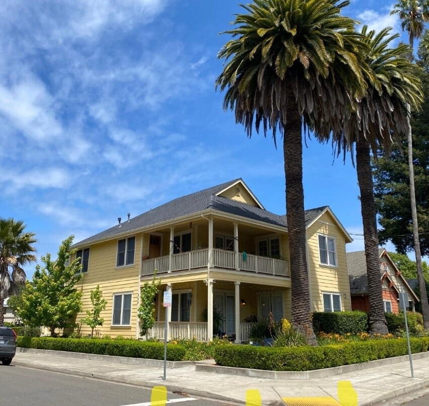 305 10th St, Santa Rosa, CA 95401 Apartments in Santa Rosa, CA