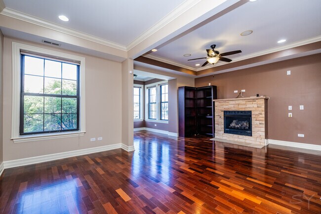 Foto del edificio - 1367 E 64th St
