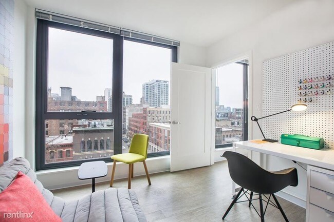 Building Photo - 2 br, 2 bath Condo - 212 W Superior St 2505