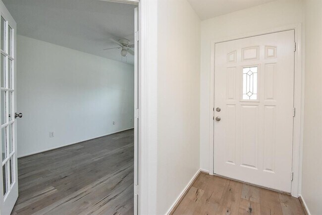 Building Photo - 7515 American Holly Ct