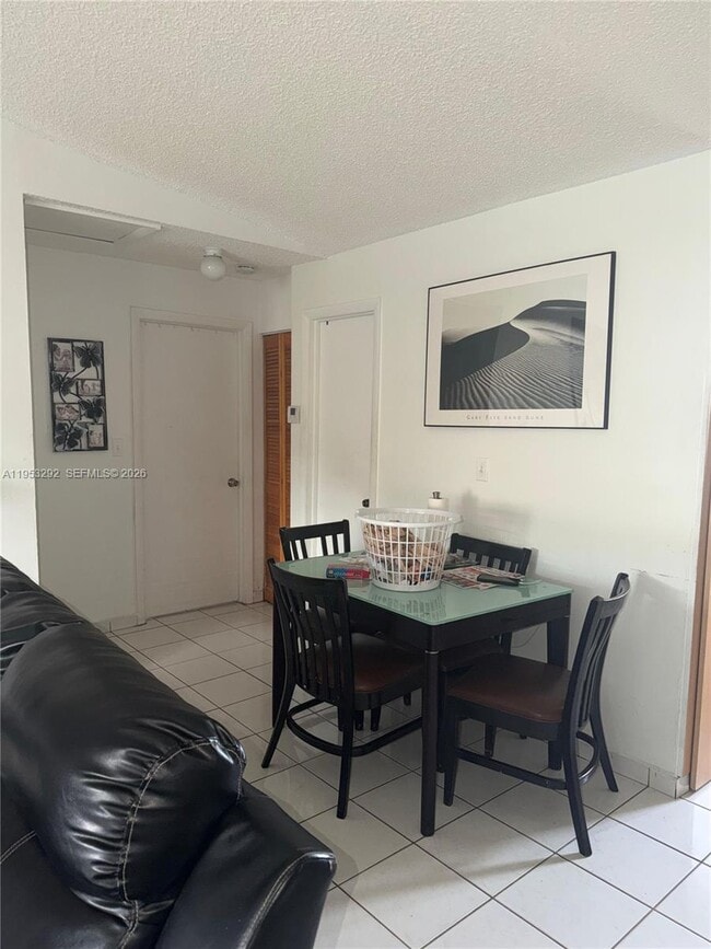 Foto del edificio - 3254 W 70th St