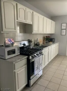 Foto del edificio - 1039 Emma St