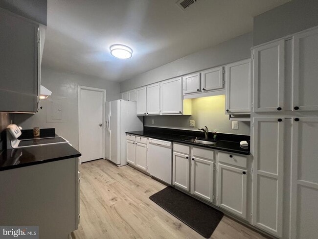Foto del edificio - 10448 Rapidan Ln