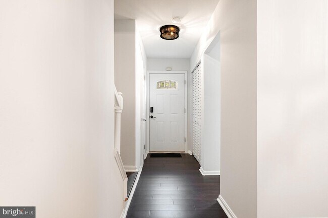 Foto del edificio - 2168 Mayflower Dr