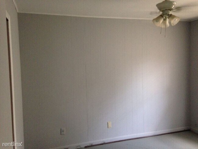 Building Photo - 2 br, 1 bath Apartment - 1104 Braden St