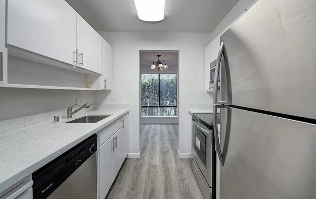 Foto del edificio - Best Value in Walnut Creek 1/1 - Pool, Hot Tub, Gym, et.