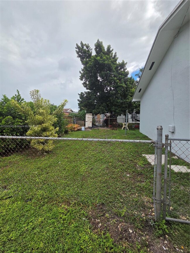 Building Photo - 799 NW 107th St