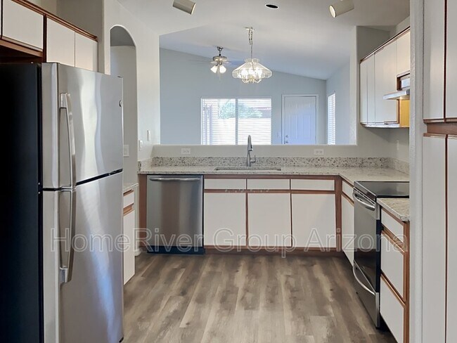 Foto del edificio - 8942 W Holly St